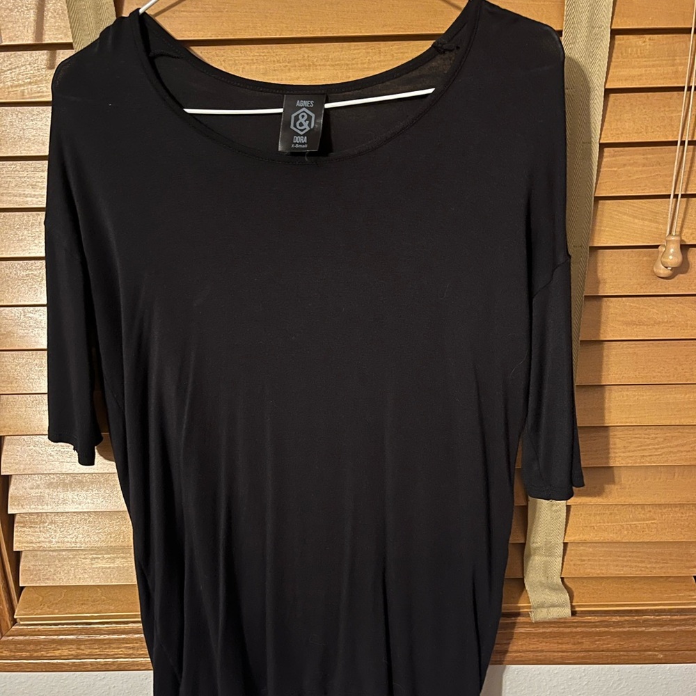 Agnes & Dora top